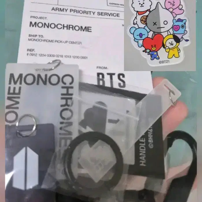[BUNJANG] BTS BT21 Monochrome DIY Keyring (Official) / bt21+방탄 키링 모노크롬 bts 공식 팝업 스토어 방콕 홍콩 아미 열쇠고리 아미밤 아크릴