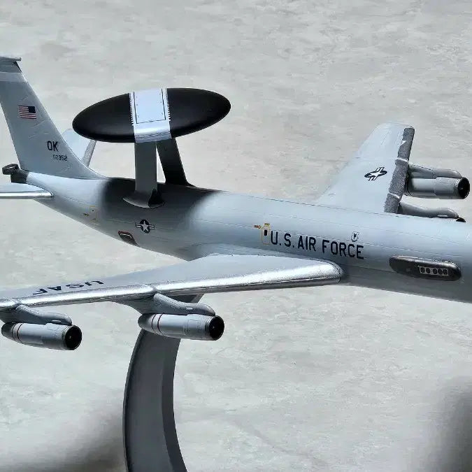 [BUNJANG] Academy 1/144 Scale E-3 Sentry Early Warning Aircraft Military Plastic Model / 아카데미 미 공군 E-3 센트리 조기경보기 밀리터리 프라모델 모형 완성작