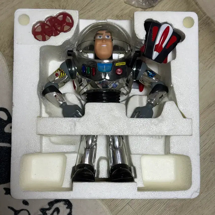 [BUNJANG] Thinkway 1995 Buzz Lightyear 1:1 Figure / 토이스토리 크롬버즈라이트이어 1995년 싱크웨이 1:1 피규어
