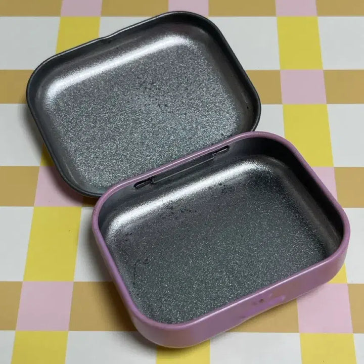 [BUNJANG] Classic Usahana Seal Sticker Tin Case / 고전 우사하나 씰스티커 틴케이스 철 통 보관함