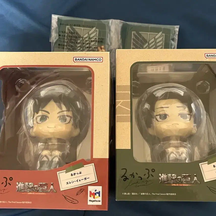 [BUNJANG] Attack on Titan Levi &amp; Eren Look Up Cushion POB Sealed / 미개봉) 진격의거인 리바이+에렌 룩업 (방석특전O)