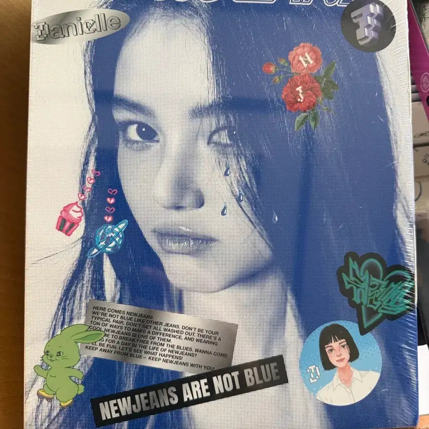 [BUNJANG] NewJeans Danielle Bluebook Sealed / 뉴진스 다니엘 블루북 미개봉