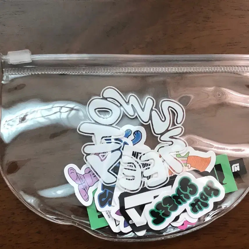 [BUNJANG] NewJeans Bunnies Club House With Sticker Set / 뉴진스 하우스윗 스티커 세트