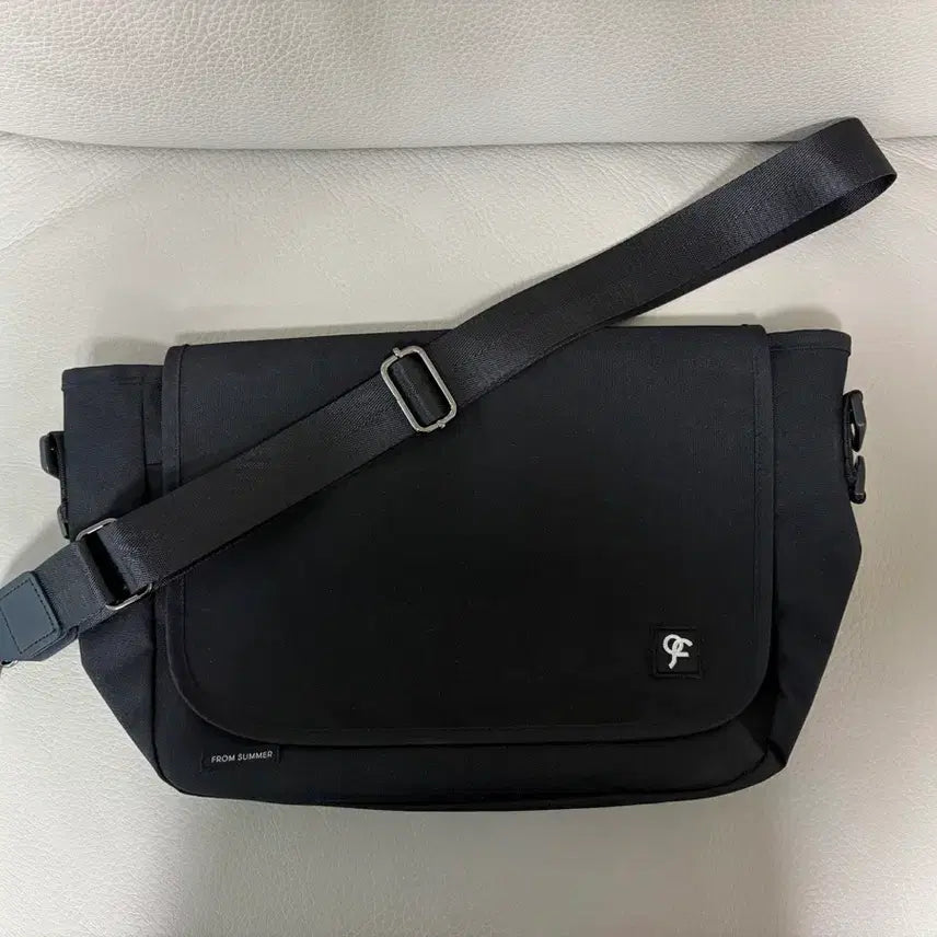 [BUNJANG] fromis_9 Messenger Bag (From Summer) / 프로미스나인 메신저백(프롬 썸머) 덤