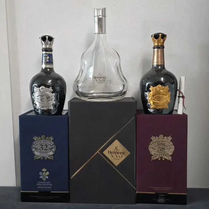 [BUNJANG] Royal Salute 32 Year / 38 Year + Hennessy XO Whiskey Empty Bottles (3 Types) with Cases / 로얄살루트 32년/38년+헤네시 XO 위스키 공병