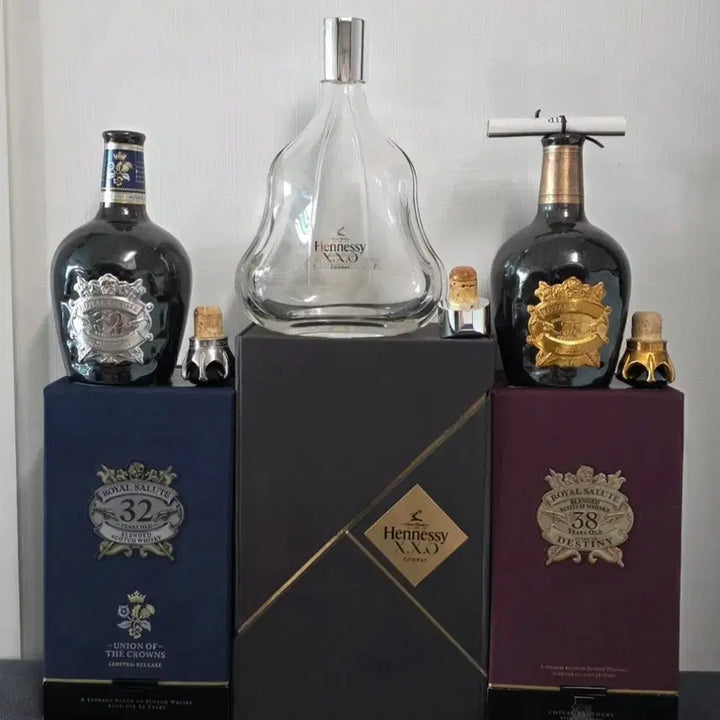 [BUNJANG] Royal Salute 32 Year / 38 Year + Hennessy XO Whiskey Empty Bottles (3 Types) with Cases / 로얄살루트 32년/38년+헤네시 XO 위스키 공병