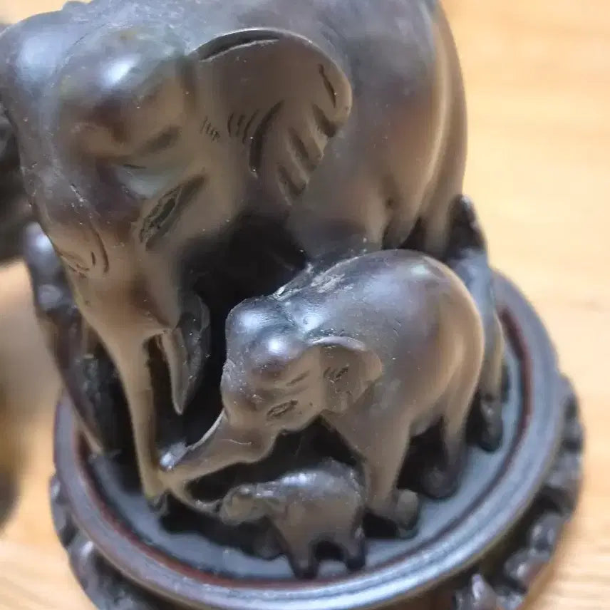 [BUNJANG] Elephant Sculpture Bundle (Marble, Wood?) / 코끼리조각상 일괄(마블,나무?)