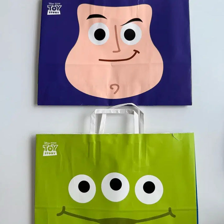 [BUNJANG] Innisfree x Toy Story Alien &amp; Buzz Shopping Bag Bundle Set / 이니스프리 x 토이스토리 알린 에일리언 버즈 쇼핑백 일괄