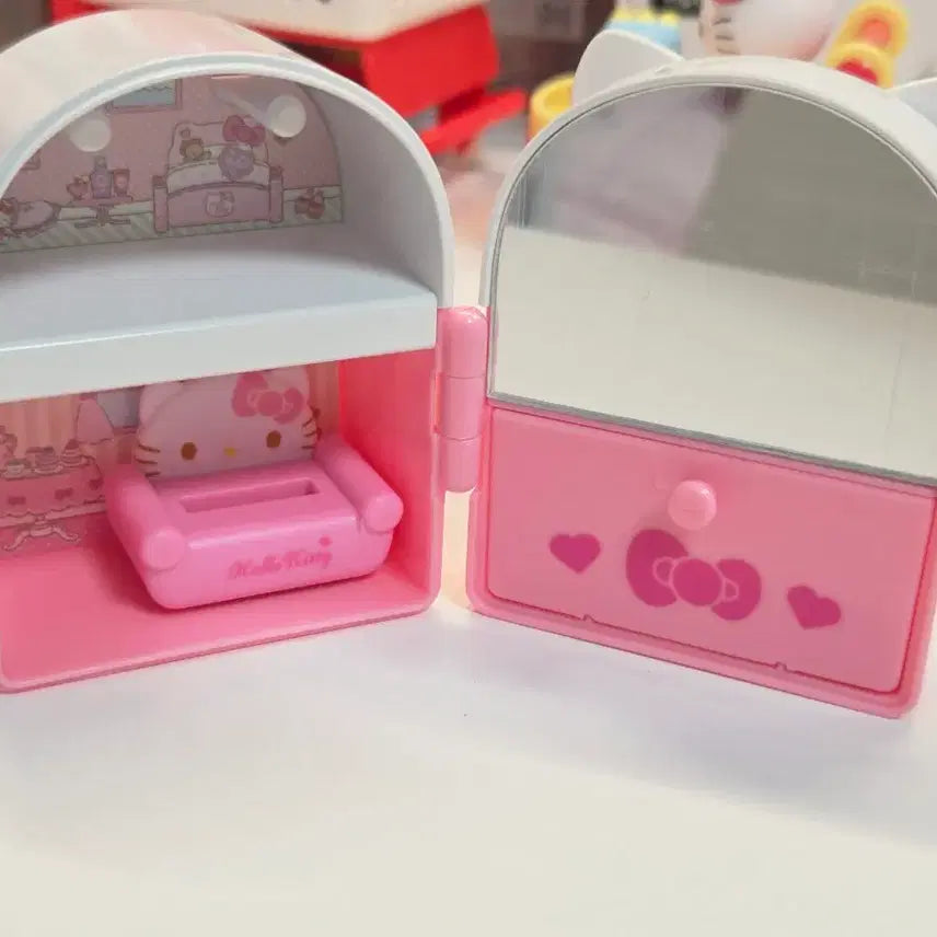 [BUNJANG] Sanrio Dresser House Figure Kitty / 산리오 드레서하우스 피규어 키티