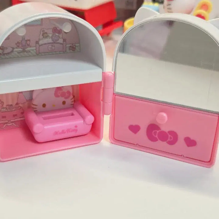 [BUNJANG] Sanrio Dresser House Figure Kitty / 산리오 드레서하우스 피규어 키티
