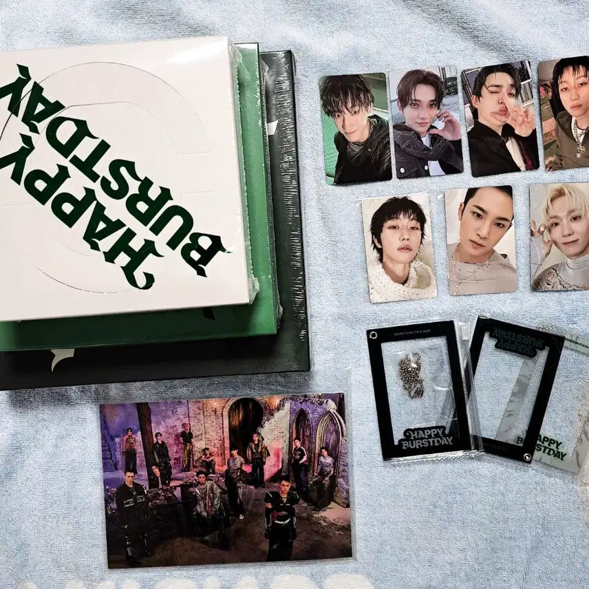 [BUNJANG] Seventeen HAPPY BURSTDAY Album Bundle Set with POB Photocard &amp; Pouch / [미개봉] 세븐틴 HAPPY BURSTDAY 앨범 + 특전 풀세트