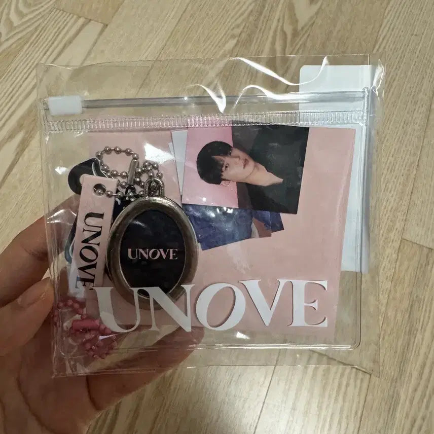 [BUNJANG] SEVENTEEN Mingyu ANOV Photocard &amp; Keychain Bundle Set / 세븐틴 민규 어노브 특전 (증명사진,키링)