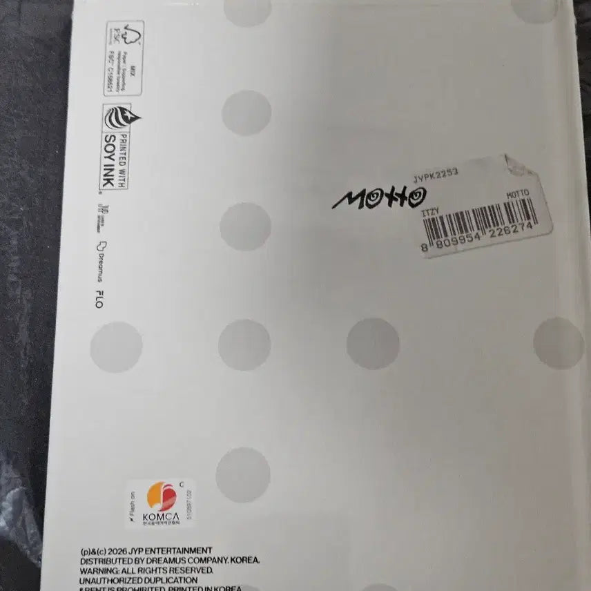 [BUNJANG] ITZY Motto Photobook C Version Sealed / 잇지 Motto 포토북 C 버젼 미개봉