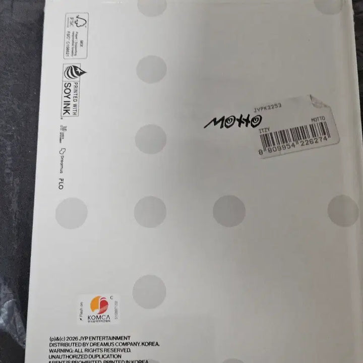 [BUNJANG] ITZY Motto Photobook C Version Sealed / 잇지 Motto 포토북 C 버젼 미개봉