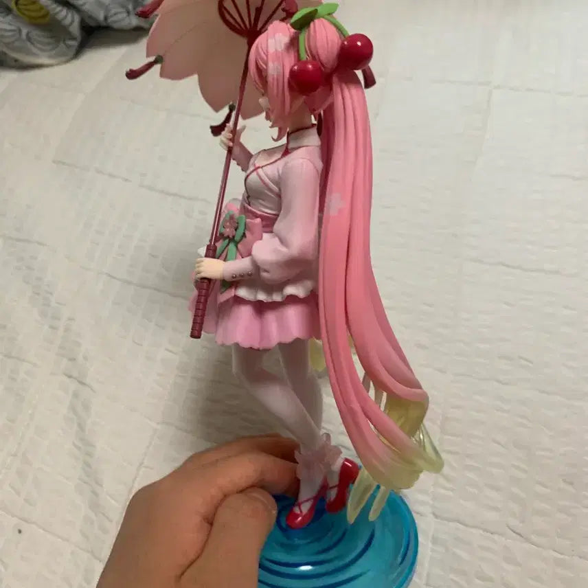 [BUNJANG] Hatsune Miku Sakura Version Figure (Box Included) / 7/27 가격인상 예정) 하츠네미쿠 사쿠라버전(박스O)