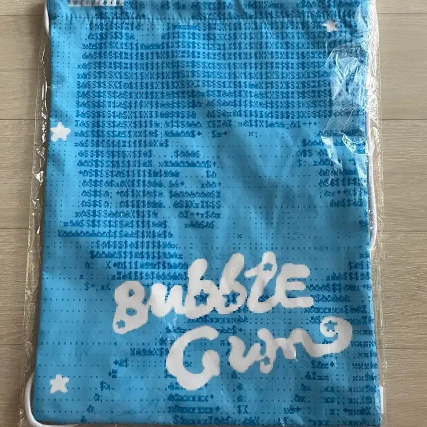 [BUNJANG] NewJeans Haerin Gym Bag (Sealed) / 뉴진스 짐색 하니 양도 (미개봉 새상품)