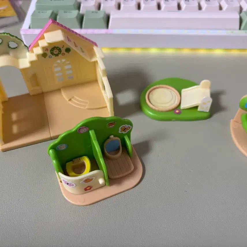 [BUNJANG] Sylvanian Families Kindergarten Kabaya Mini Gacha / 실바니안 유치원 카바야 / 실바니안 미니 가챠