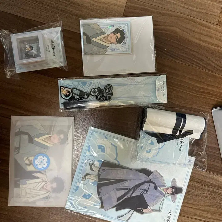 [BUNJANG] Eohwadoongdung Kkotseonbidan Go Eunhyuk Set (Includes Pre-Order Benefit) / 사전특전포함 어화둥둥 꽃선비단 굿즈 고은혁 세트