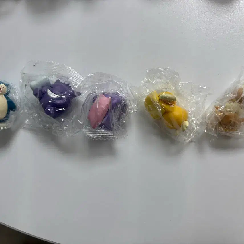 [BUNJANG] Pokemon Monster Ball Drink Figure Set with Pikachu / 포켓몬 몬스터볼 음료 피규어 6개피카츄포함