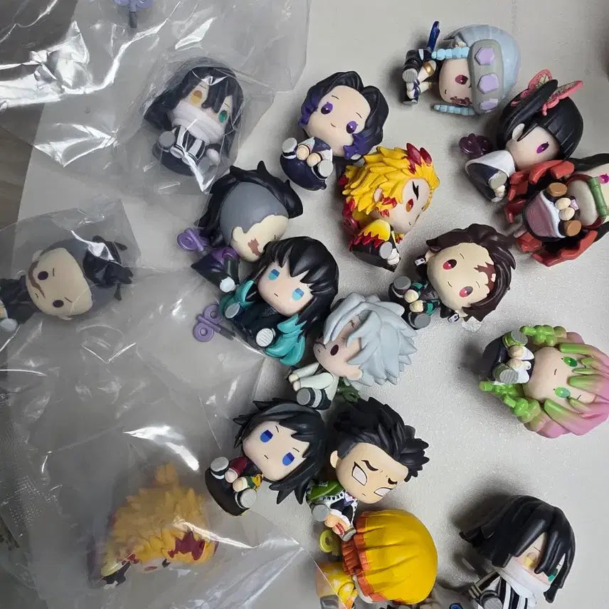 [BUNJANG] Demon Slayer: Kimetsu no Yaiba Petatto Spring Gacha 18-Piece Set (15 Opened, 3 Unopened) / 개봉품 귀멸의 칼날 페탓토 태엽가챠 15종(개봉)+3종(미개봉)1~3세트 풀박스 일괄 판매
