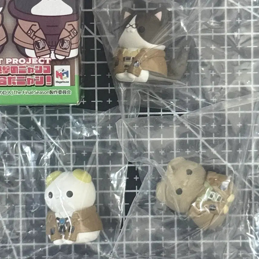 [BUNJANG] Attack on Titan MegaCat Hanji, Erwin, Jean Figure Bundle Set / 일괄 진격의거인 메가캣 한지 엘빈 쟝 피규어