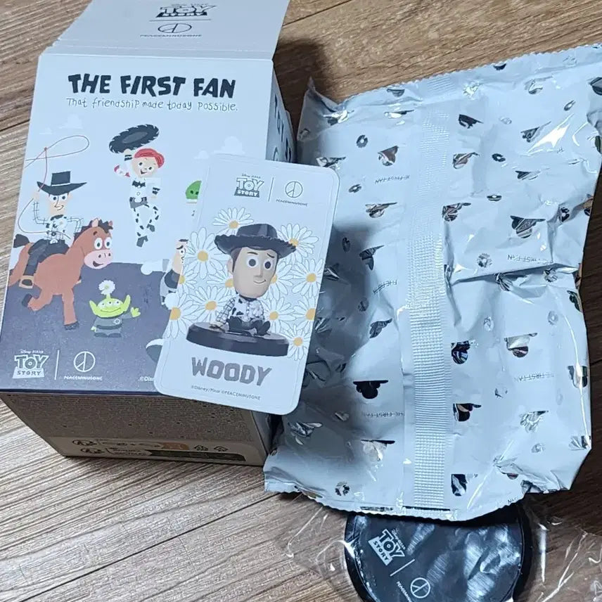 [BUNJANG] PEACEMINUSONE Toy Story Woody Figure Blind Box / 피스마이너스원 토이스토리 우디 랜덤 피규어 블라인드 피규어 새상품