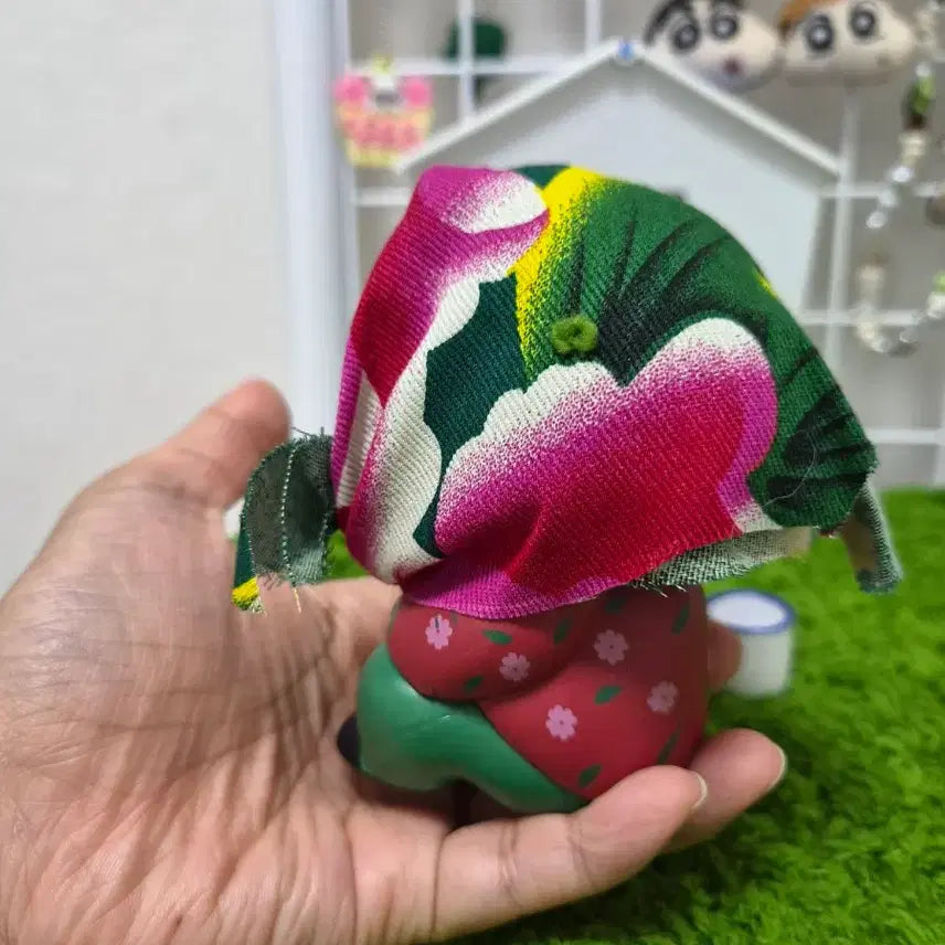 [BUNJANG] Crayon Shin-chan Match Seller Figure with Cup / 성냥팔이 짱구 피규어