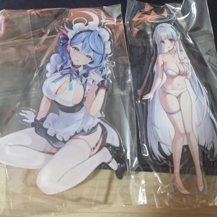 [BUNJANG] Blue Archive Acrylic Stand Ako &amp; Noah (Sealed) / 블루아카이브 아크릴 스탠드 아코 &amp; 노아 (미개봉)