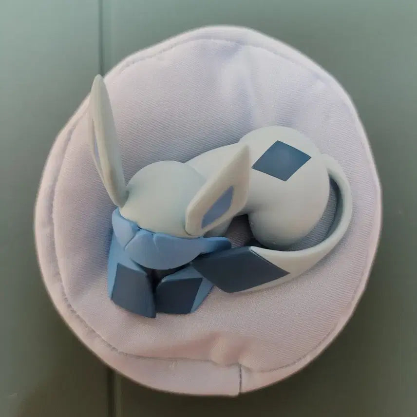 [BUNJANG] Pokemon Glaceon Sleeping Cushion Figure / 굿즈팔이소녀소년님 전용