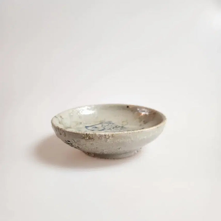 [BUNJANG] Rare Joseon Dynasty Late Period Celadon Porcelain Fish-Decorated Sauce Dish / 골동품 희소한 조선시대 후기 청화백자 어문종지