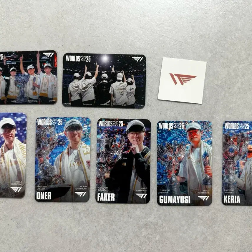 [BUNJANG] T1 Worlds Championship Photocard Set (Faker, Gumayusi, Keria, Oner, Doran) / MSI T1 월즈 우승 포카세트