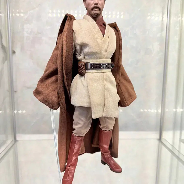 [BUNJANG] Hot Toys Star Wars Obi-Wan Kenobi Figure (Standard Version) / 핫토이 스타워즈 오비완 일반 약하자 판매