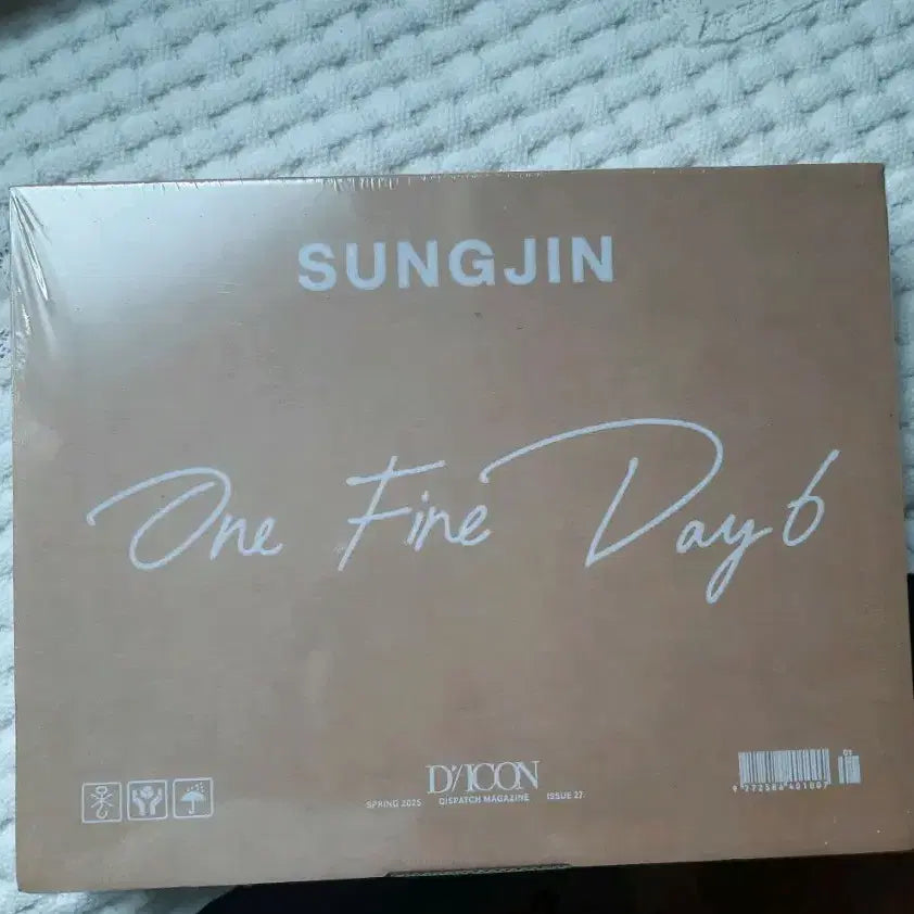 [BUNJANG] DAY6 Young K A-Type Dicon Kakao Special Photocard Holder / 미개봉 새상품 디아이콘 성진 A타입 카카오특전포함