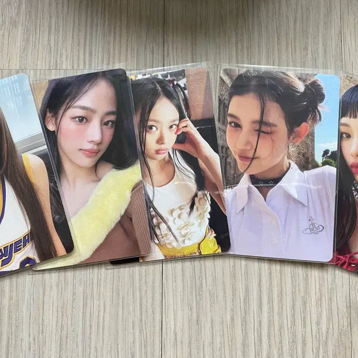 [BUNJANG] NewJeans Burgundy Bag Album Attention Photocard Bundle / 한정판! 뉴진스 가방앨범 버건디 어텐션앨범 | 포카앨범 포토카드 10장 증정
