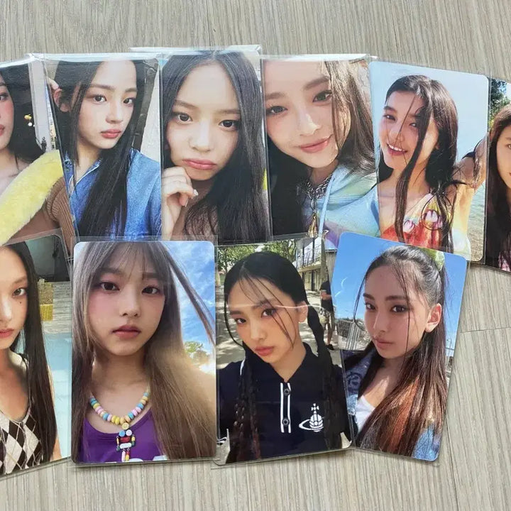 [BUNJANG] NewJeans Burgundy Bag Album Attention Photocard Bundle / 한정판! 뉴진스 가방앨범 버건디 어텐션앨범 | 포카앨범 포토카드 10장 증정