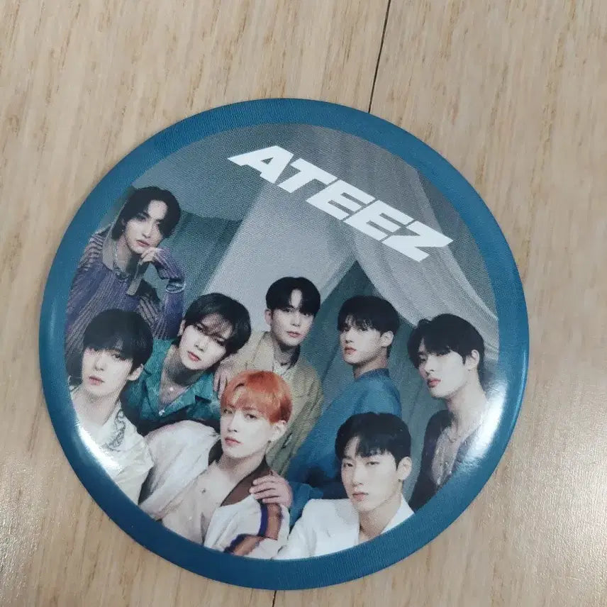 [BUNJANG] ATEEZ In Your Fantasy Concert Signed Fan [Freebie: Mirror] / 에이티즈 인유어판타지 콘서트 싸인 부채