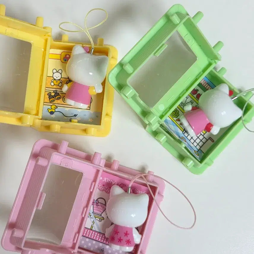 [BUNJANG] Sanrio Classic Kitty Figure Strap (Book Case) / 개별)고전키티 피규어 스트랩 키티 책피규어