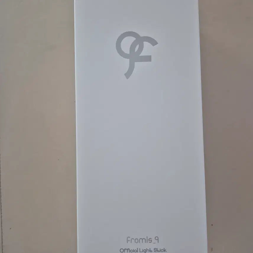 [BUNJANG] fromis_9 Official Light Stick Ver.2 (Sealed) / 미개봉/현물) 프로미스나인 공식 응원봉 버전2 fromis 9 light stick ver.2