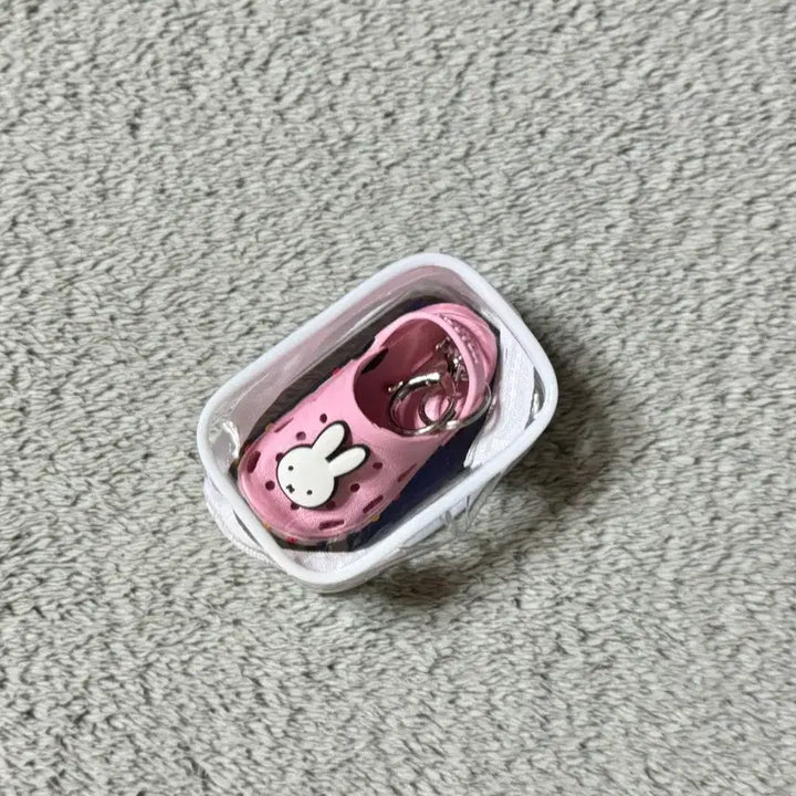 [BUNJANG] Miffy Crocs Pink Gachapon Keychain Figure / 미피 크록스 핑크 키링 피규어 가챠 분홍