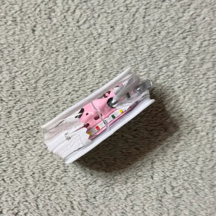 [BUNJANG] Miffy Crocs Pink Gachapon Keychain Figure / 미피 크록스 핑크 키링 피규어 가챠 분홍