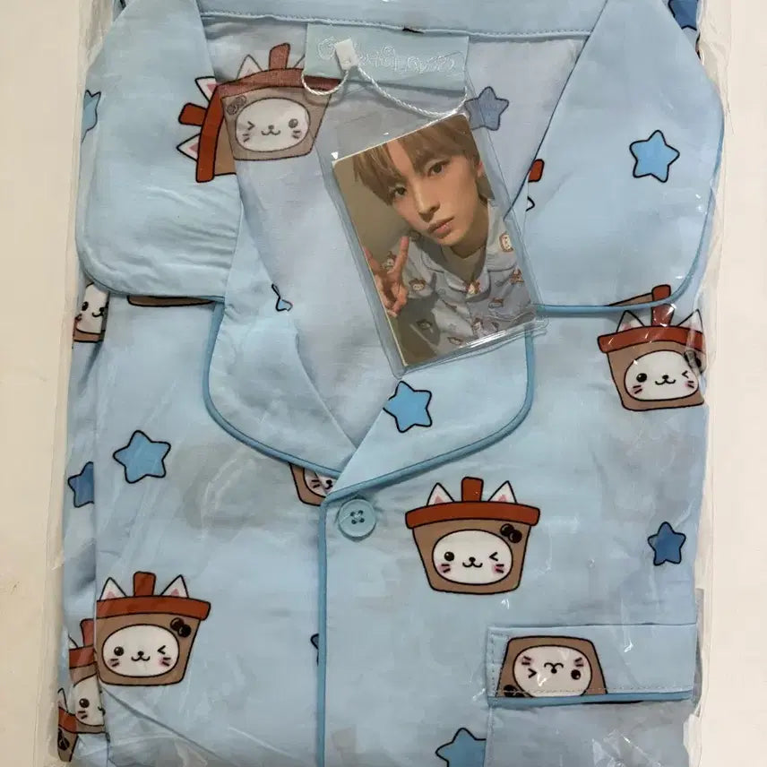 [BUNJANG] Yushi NCT WISH Pajamas (L) Sealed Photocard Included / 유우시 엔시티 위시 파자마 잠옷 (L) 미개봉 포카 포함