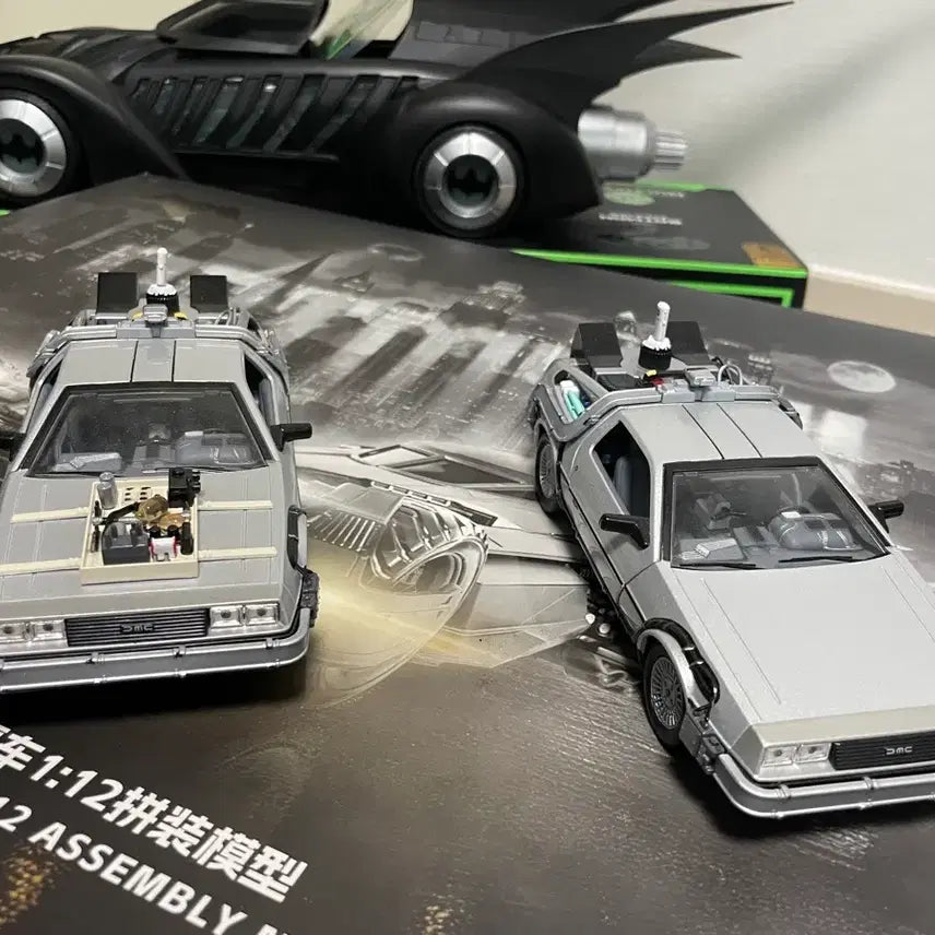 [BUNJANG] Hot Toys x DeLorean Diecast Model Set 1:24 Scale / 핫토이x 드로리안 다이캐스트 1:24 일괄