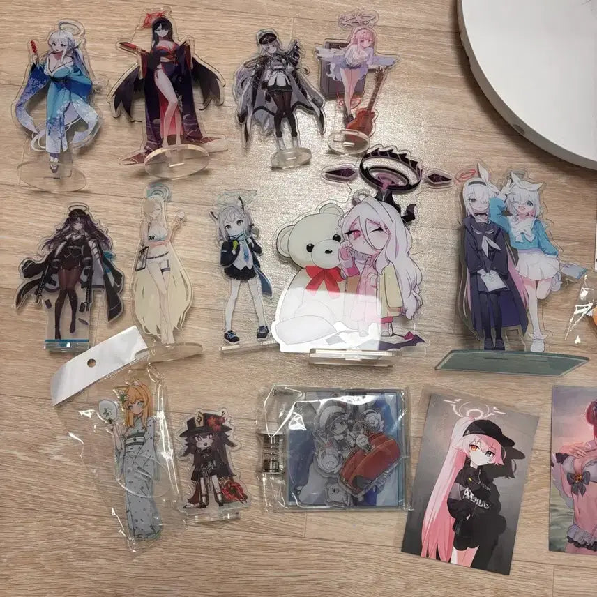 [BUNJANG] Blue Archive, Arknights, Hatsune Miku 26-Piece Merchandise Bundle Set / 블루아카 명방 미쿠 굿즈 26종 일괄판매