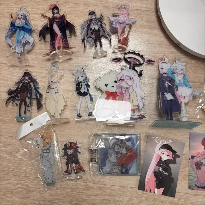 [BUNJANG] Blue Archive, Arknights, Hatsune Miku 26-Piece Merchandise Bundle Set / 블루아카 명방 미쿠 굿즈 26종 일괄판매