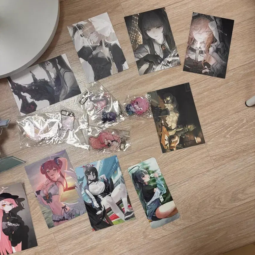 [BUNJANG] Blue Archive, Arknights, Hatsune Miku 26-Piece Merchandise Bundle Set / 블루아카 명방 미쿠 굿즈 26종 일괄판매