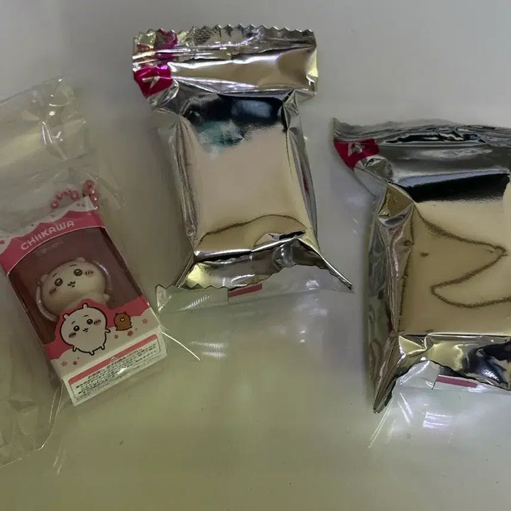 [BUNJANG] Chiikawa Choco Box Rice Ball Figure Bundle Set (Momonga, Ano Ko) / [일괄] 치이카와 초코박스 쌀알피규어 모몽가 아노코