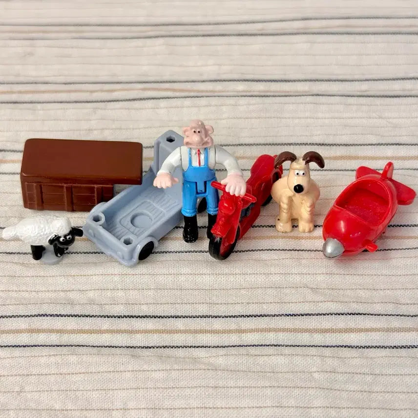 [BUNJANG] Wallace &amp; Gromit Shaun the Sheep Micro Playset Figures / 월레스와 그로밋 폴리포켓 피규어 세트 빈티지 장난감 양털도둑 소품