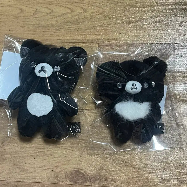 [BUNJANG] San-X Rilakkuma Monochrome Rilakkuma + Chairoikoguma Keyring Plush Bundle Set / 산엑스 리락쿠마 모노크롬 리락쿠마+챠이로이코구마