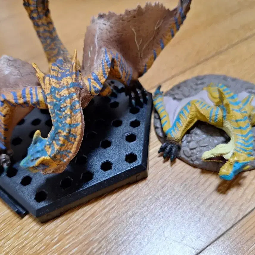 [BUNJANG] Monster Hunter Tigrex Standard Figure Gacha Set / 몬스터 헌터 스탠다드 피규어 티가렉스 가챠 세트