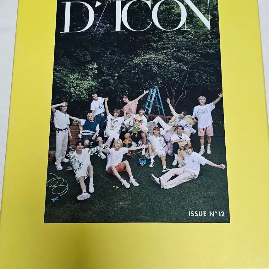[BUNJANG] SEVENTEEN DICON Vol.12 Luxury Edition Photobook &amp; Unsealed T-shirt Bundle Set (Excluding Photocard) / [양도] 세븐틴 디아이콘 종합판 Vol.12 (포카 제외 / 화보집 + 미개봉 티셔츠 풀셋)